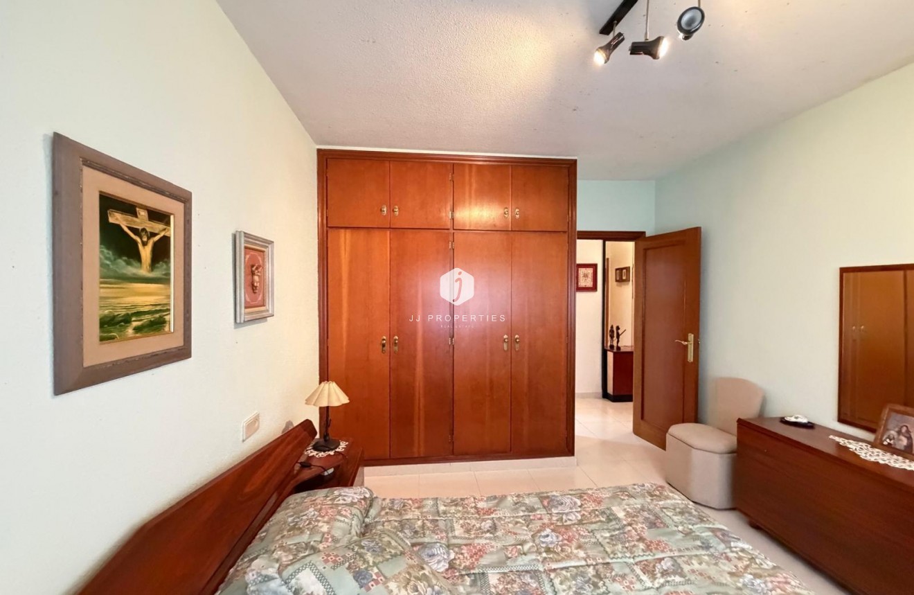 D'occasion - Appartement -
Torrevieja - Playa del Cura