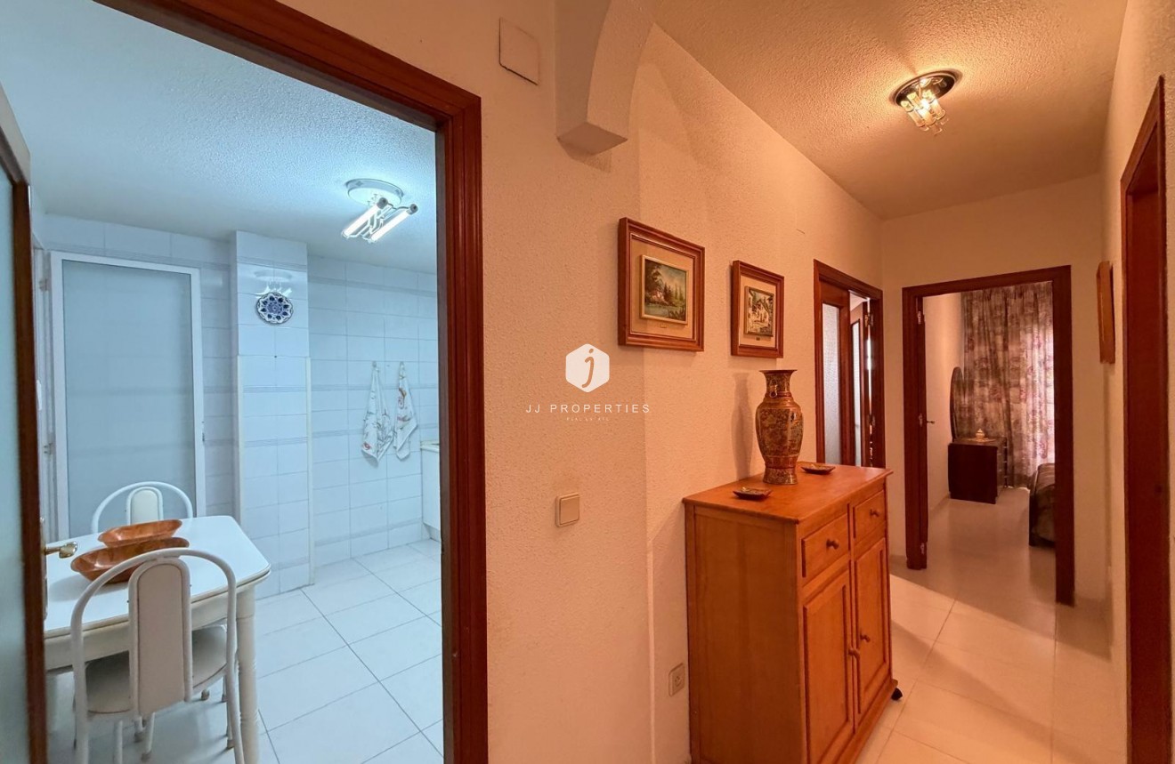D'occasion - Appartement -
Torrevieja - Playa del Cura