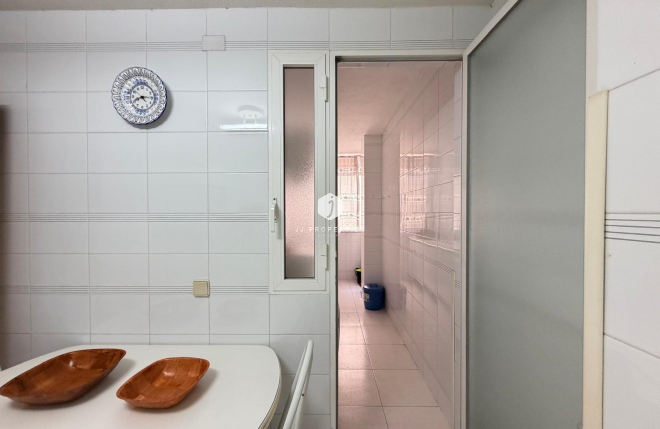 D'occasion - Appartement -
Torrevieja - Playa del Cura