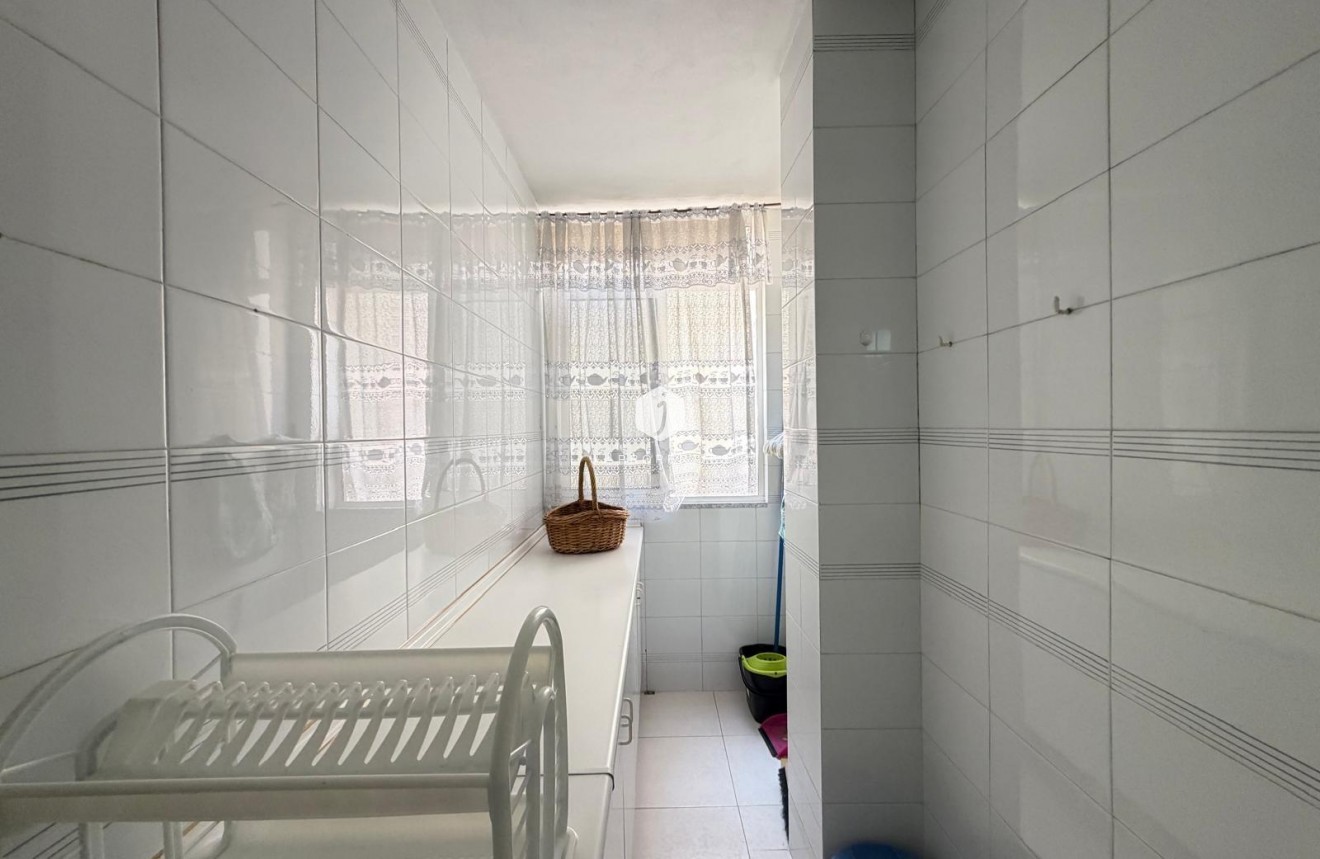 D'occasion - Appartement -
Torrevieja - Playa del Cura