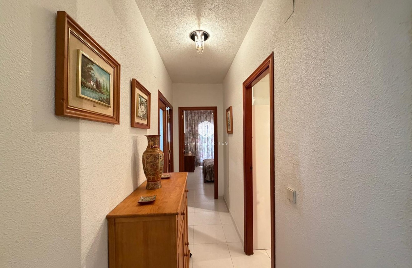 D'occasion - Appartement -
Torrevieja - Playa del Cura