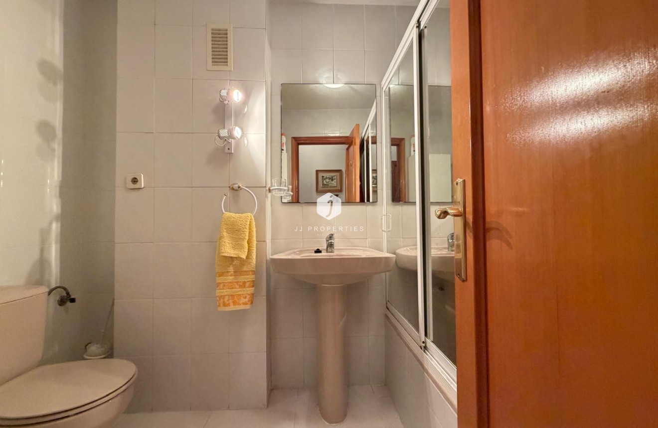 D'occasion - Appartement -
Torrevieja - Playa del Cura