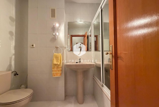 D'occasion - Appartement -
Torrevieja - Playa del Cura