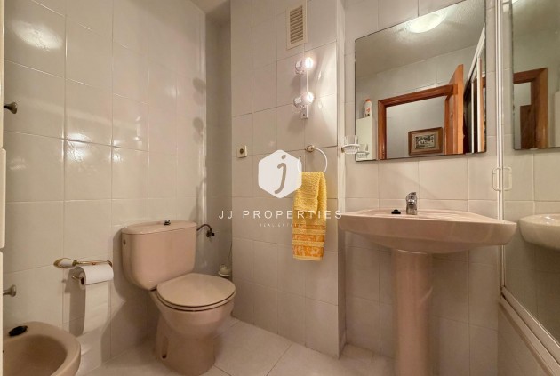 D'occasion - Appartement -
Torrevieja - Playa del Cura