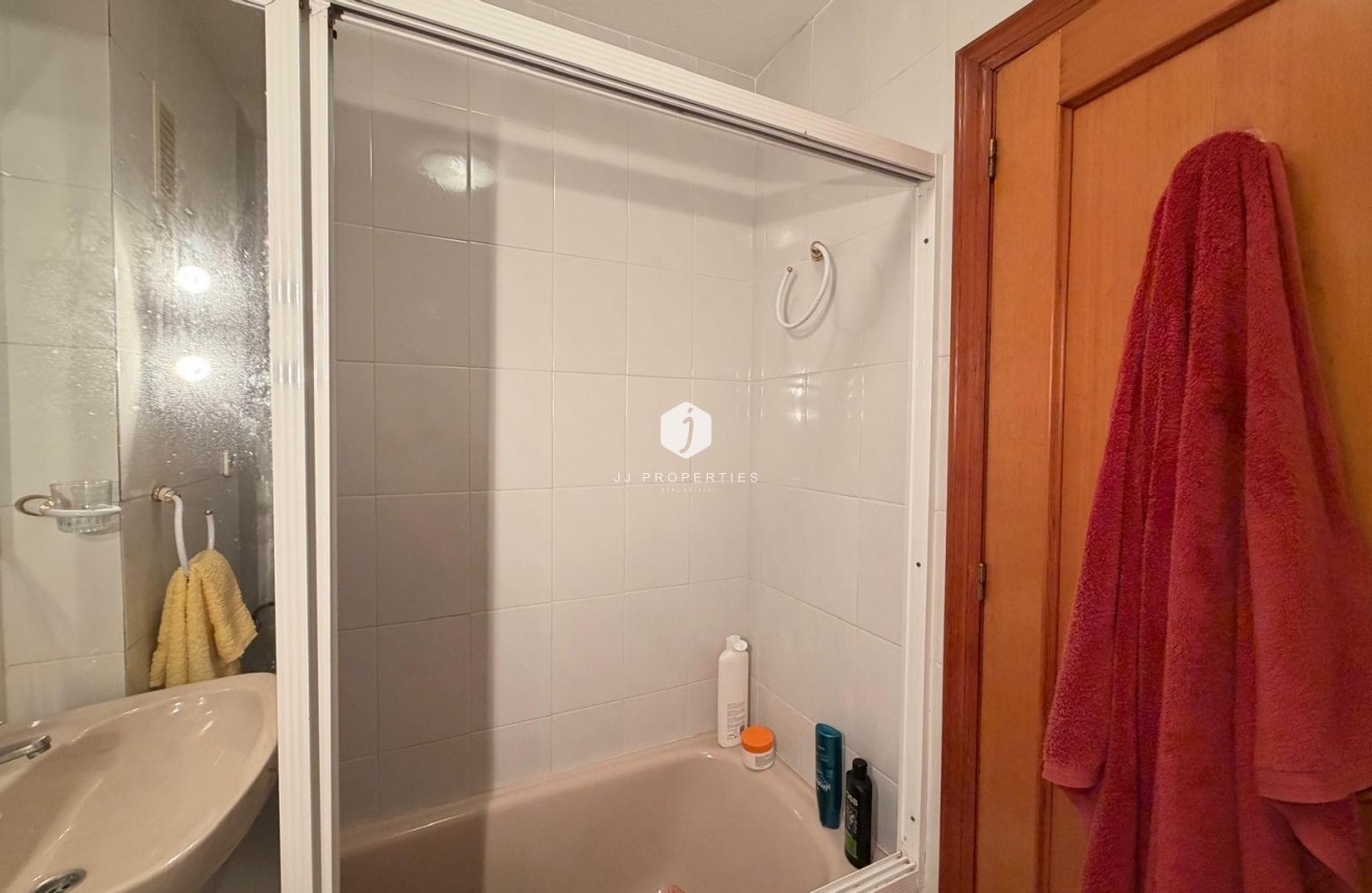 D'occasion - Appartement -
Torrevieja - Playa del Cura