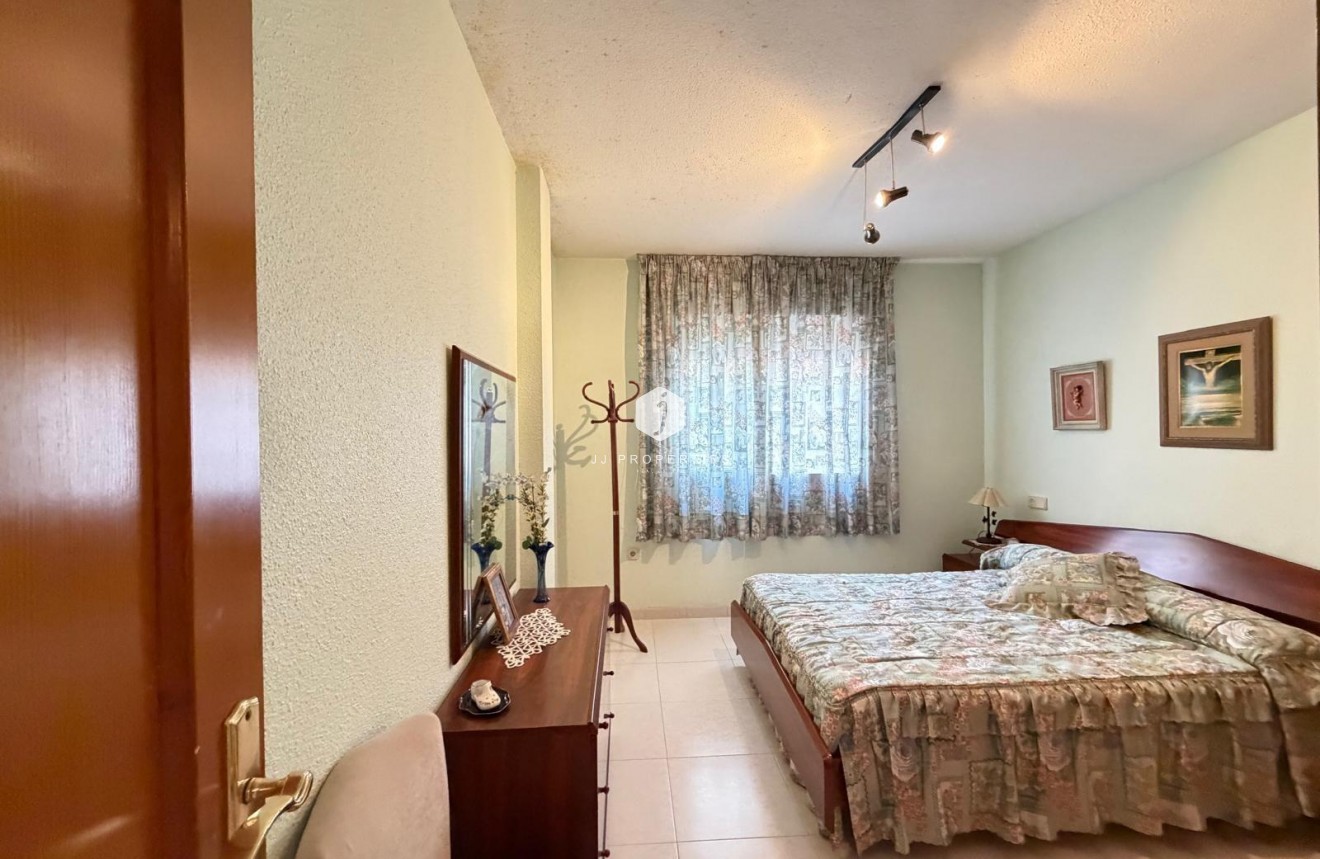 D'occasion - Appartement -
Torrevieja - Playa del Cura