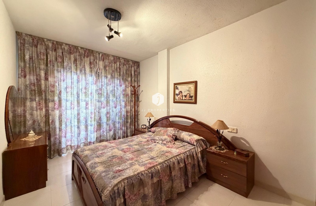 D'occasion - Appartement -
Torrevieja - Playa del Cura