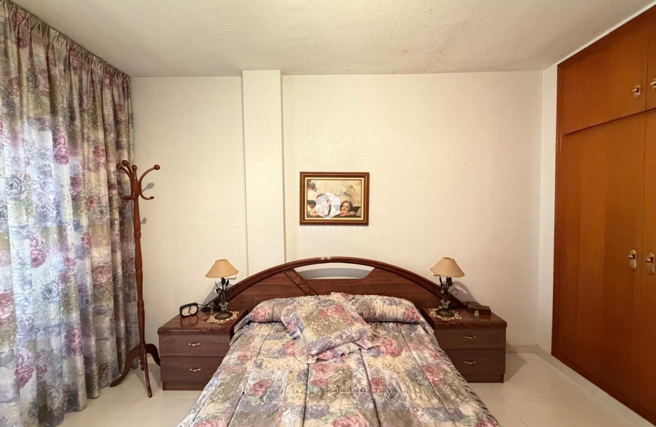 D'occasion - Appartement -
Torrevieja - Playa del Cura