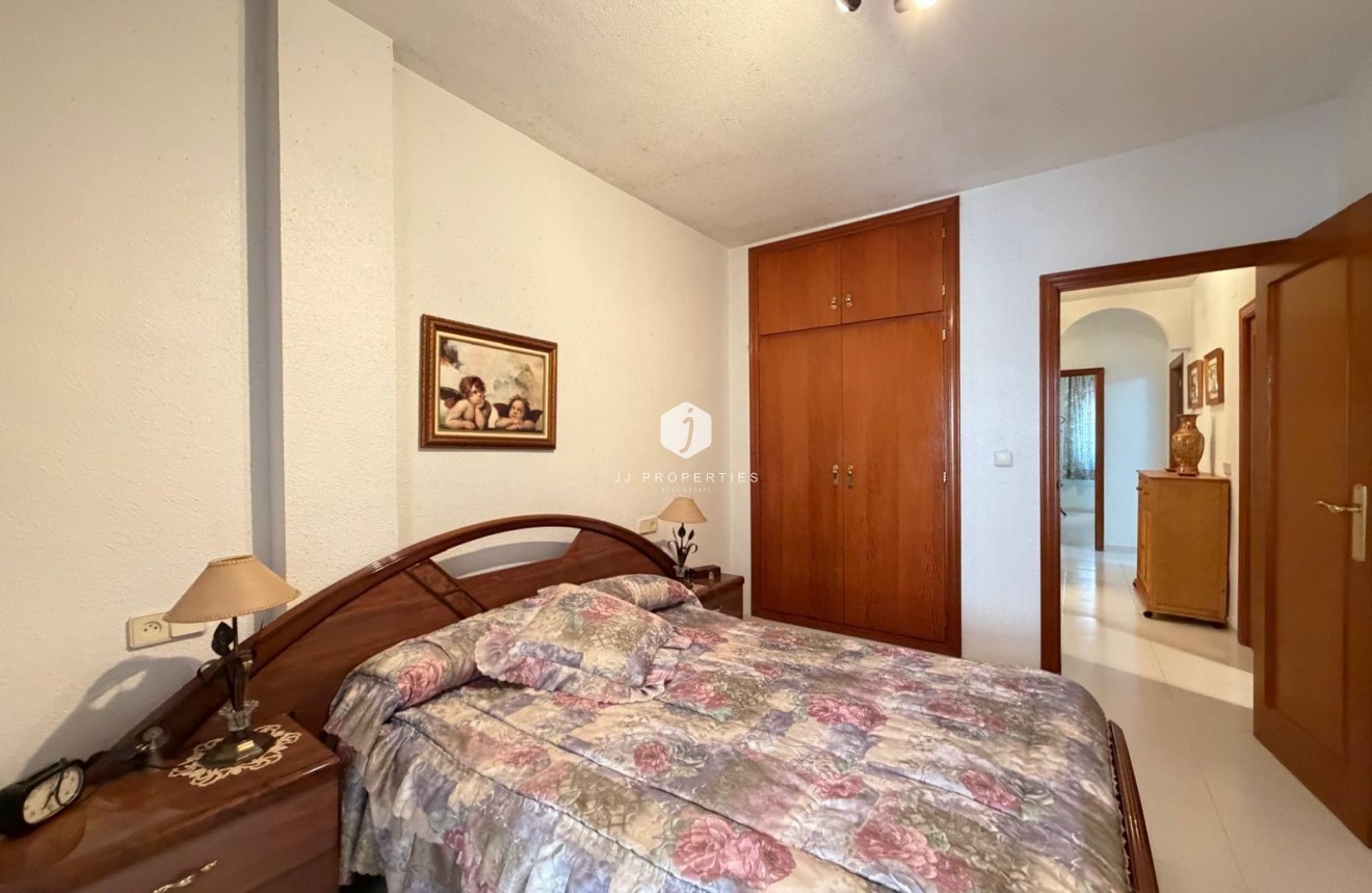 D'occasion - Appartement -
Torrevieja - Playa del Cura