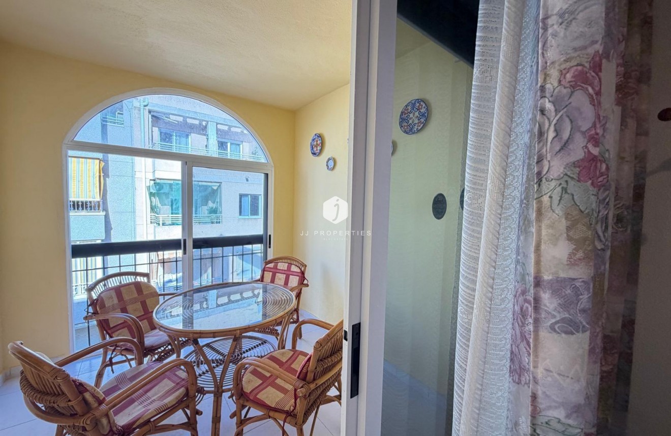 D'occasion - Appartement -
Torrevieja - Playa del Cura