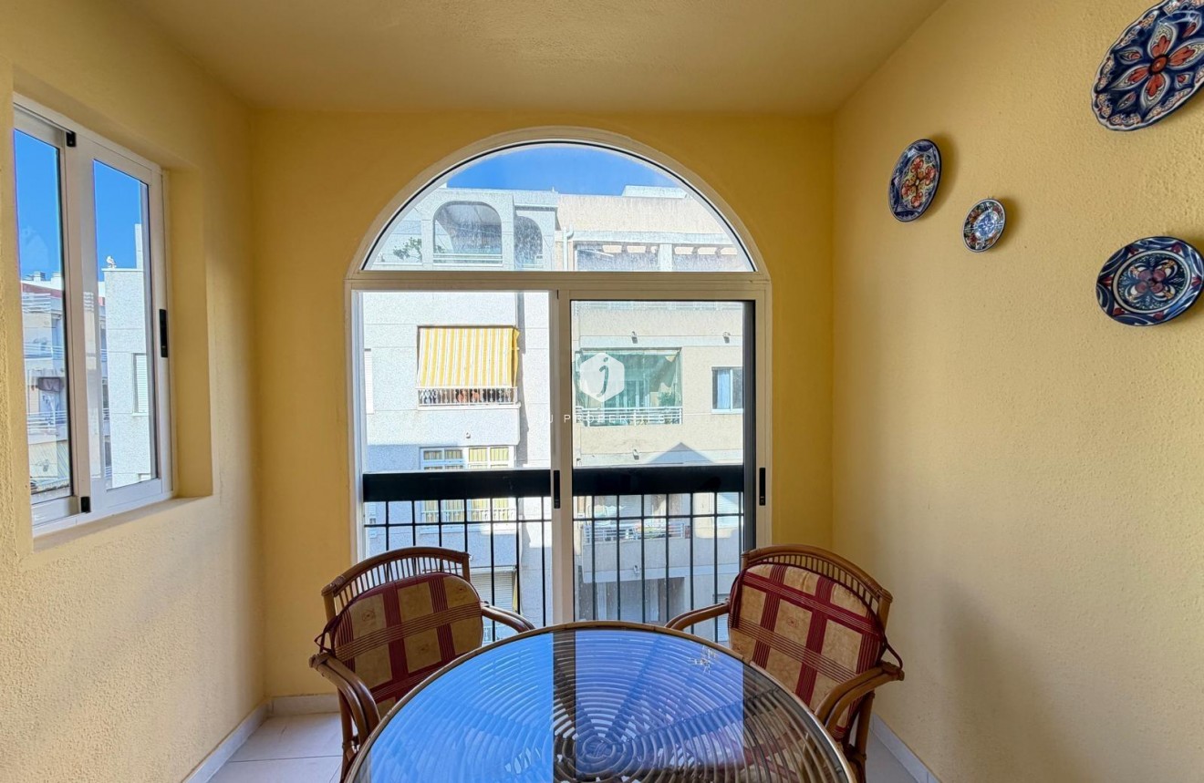 D'occasion - Appartement -
Torrevieja - Playa del Cura