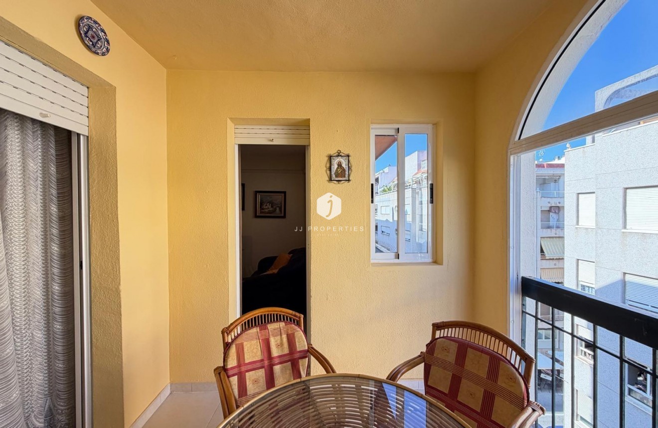D'occasion - Appartement -
Torrevieja - Playa del Cura