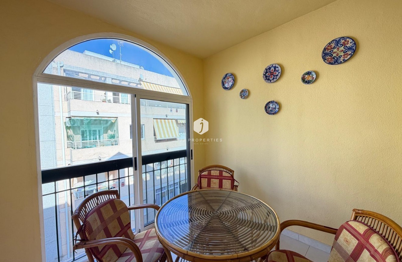 D'occasion - Appartement -
Torrevieja - Playa del Cura
