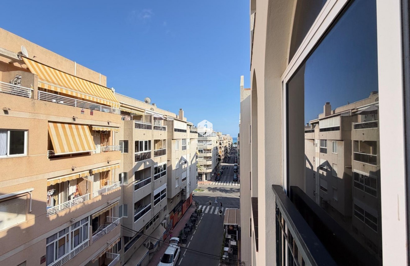 D'occasion - Appartement -
Torrevieja - Playa del Cura