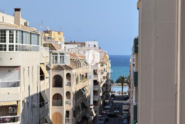 D'occasion - Appartement -
Torrevieja - Playa del Cura