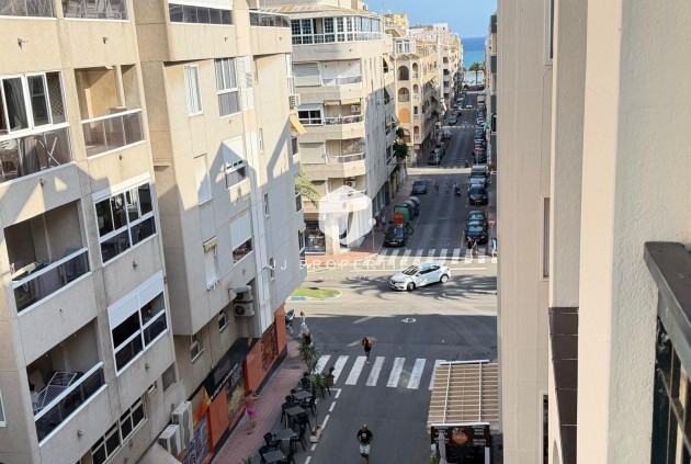 D'occasion - Appartement -
Torrevieja - Playa del Cura