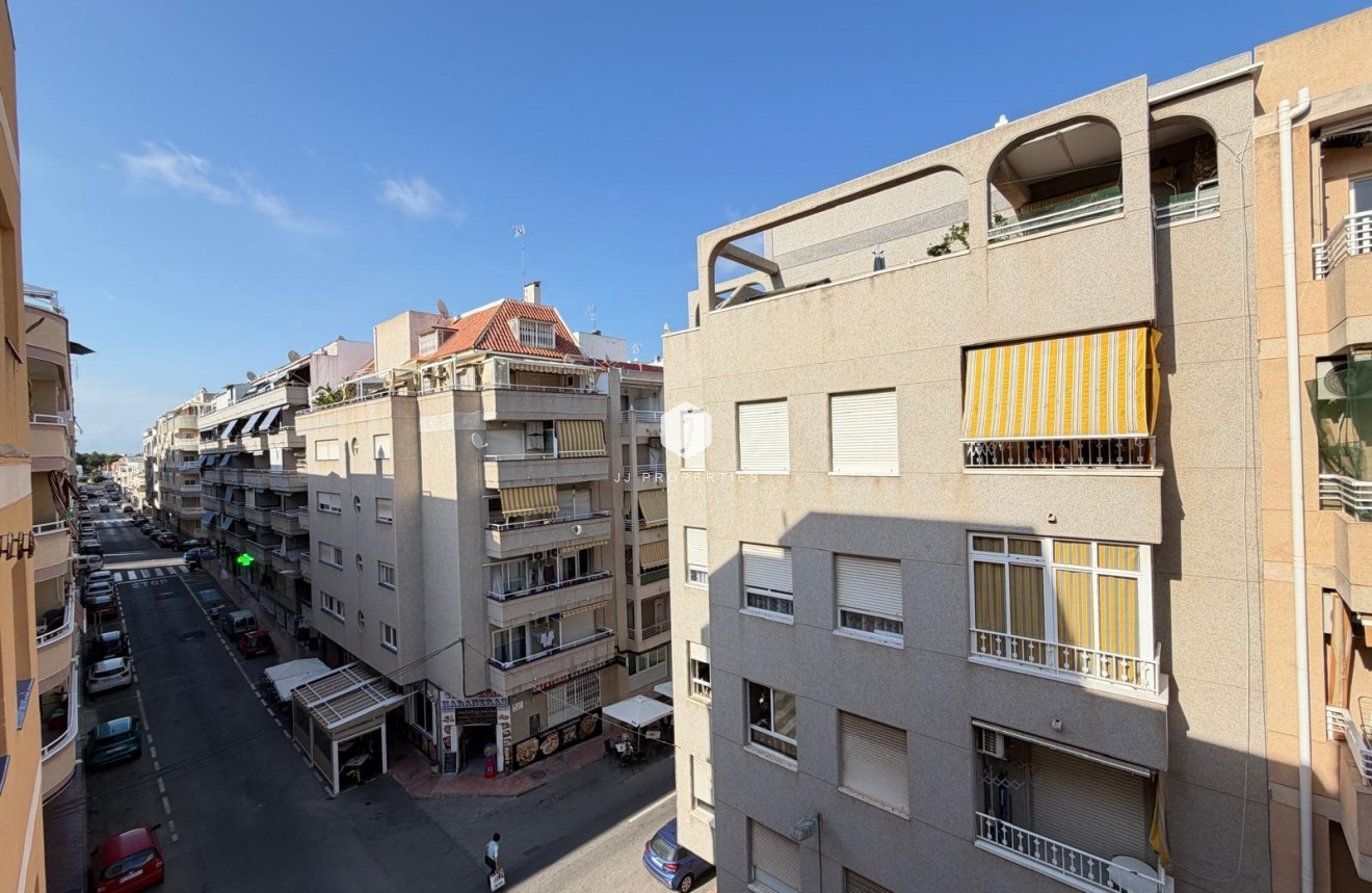 D'occasion - Appartement -
Torrevieja - Playa del Cura