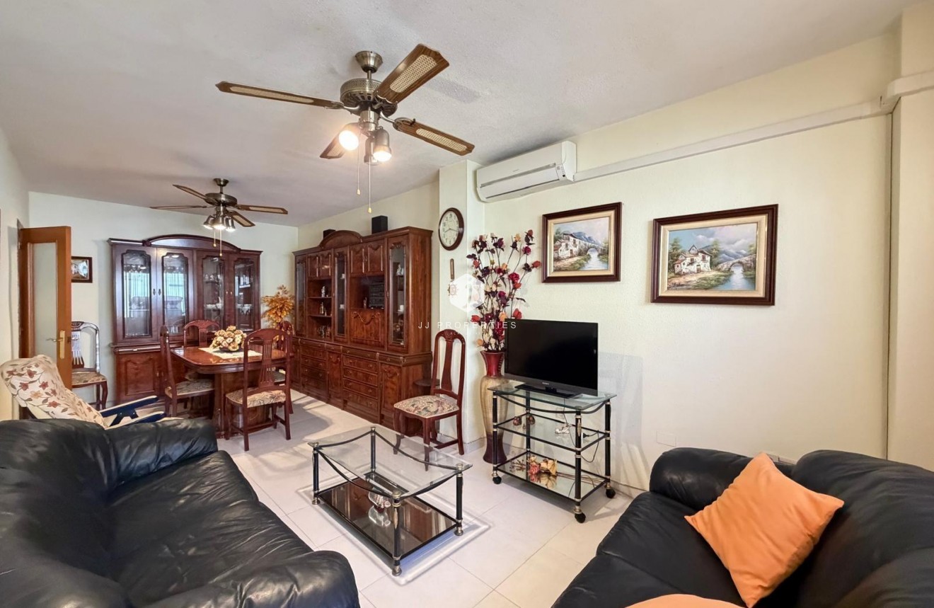 D'occasion - Appartement -
Torrevieja - Playa del Cura