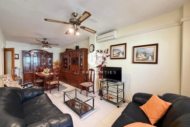 D'occasion - Appartement -
Torrevieja - Playa del Cura