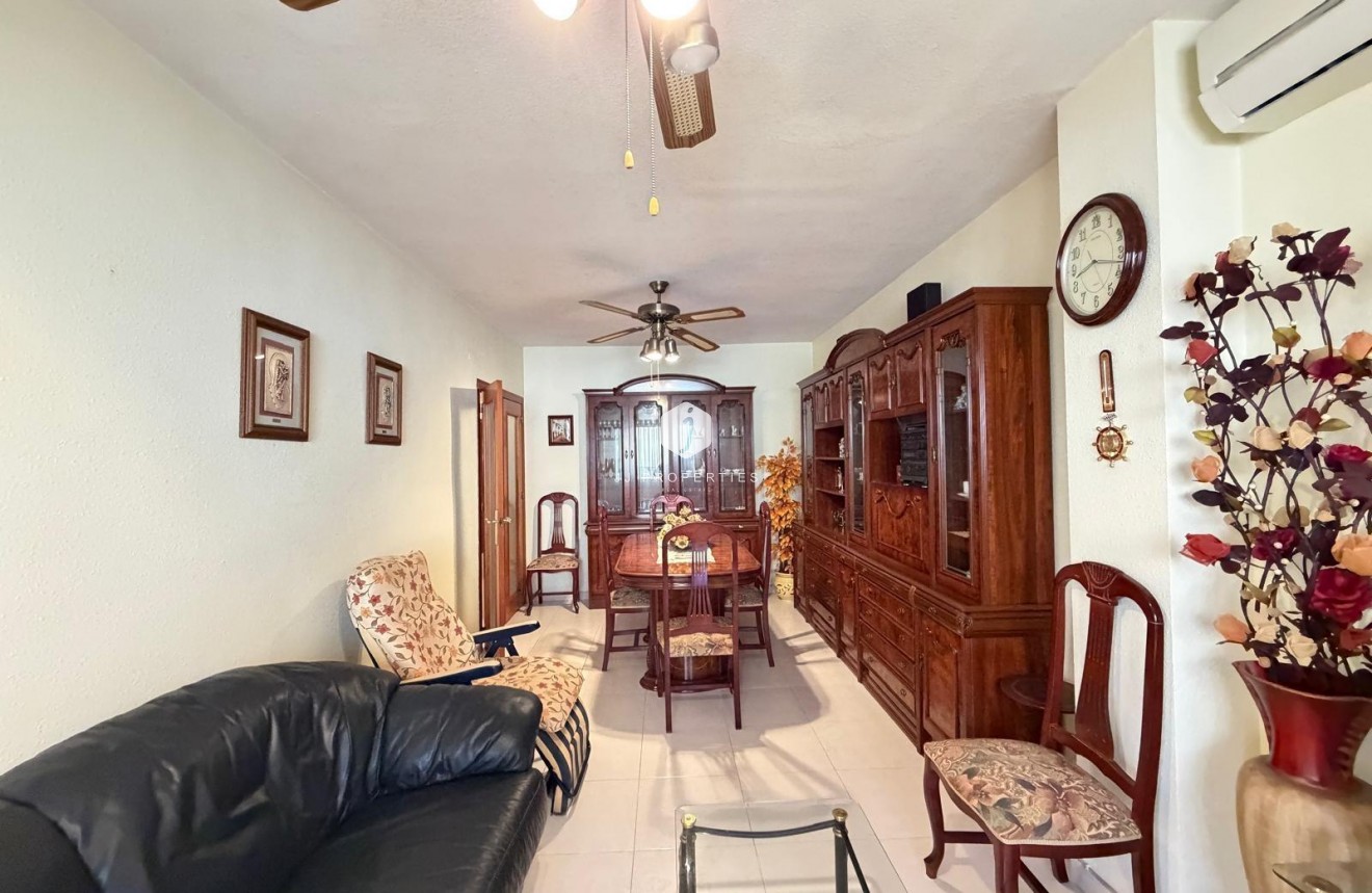 D'occasion - Appartement -
Torrevieja - Playa del Cura