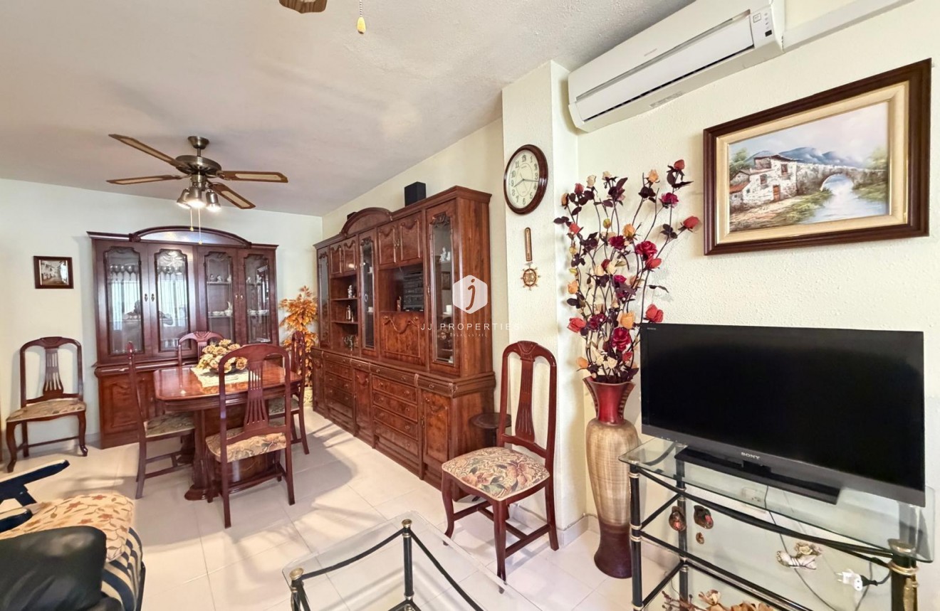 D'occasion - Appartement -
Torrevieja - Playa del Cura