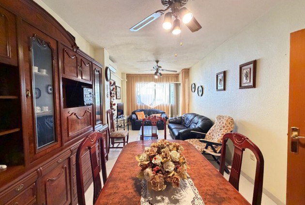 D'occasion - Appartement -
Torrevieja - Playa del Cura