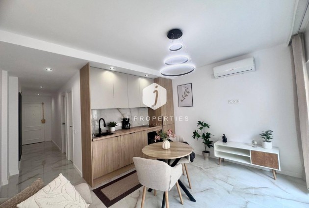 Resale - Apartment / flat -
Torrevieja - Estacion de autobuses