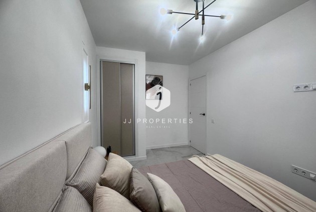 Resale - Apartment / flat -
Torrevieja - Estacion de autobuses