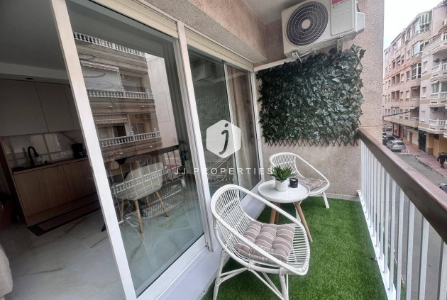 Resale - Apartment / flat -
Torrevieja - Estacion de autobuses