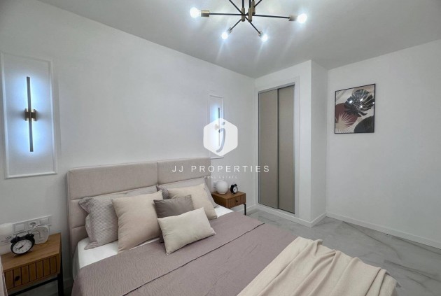 Resale - Apartment / flat -
Torrevieja - Estacion de autobuses
