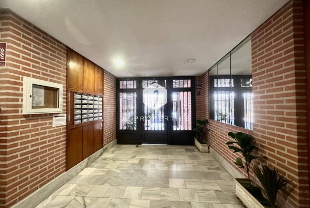 Resale - Apartment / flat -
Torrevieja - Estacion de autobuses