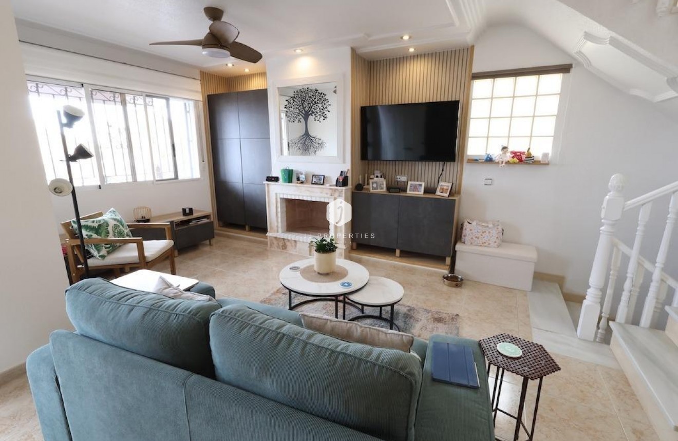 D'occasion - Villa -
San Miguel de Salinas - Inland