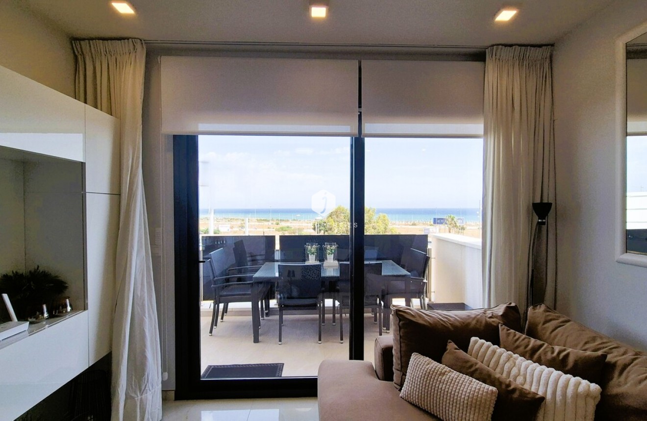 Segunda mano - Apartamento / piso -
Playa Flamenca - Costa Blanca