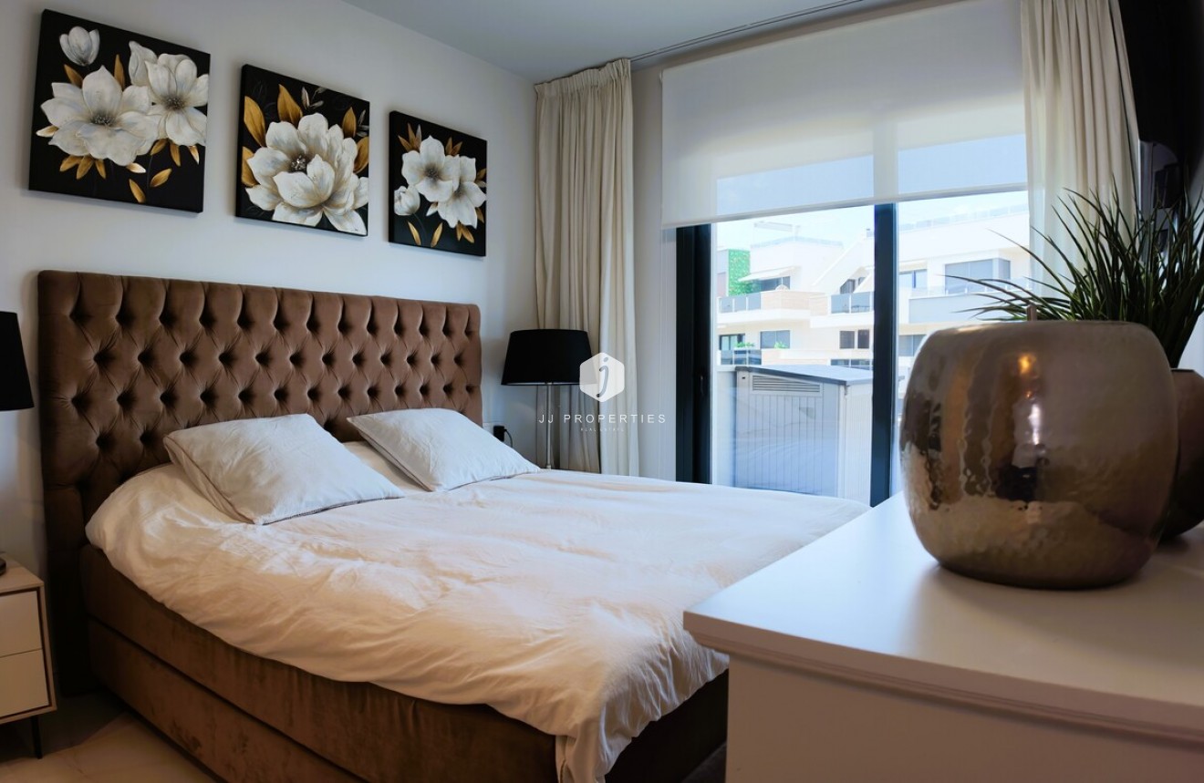 Segunda mano - Apartamento / piso -
Playa Flamenca - Costa Blanca