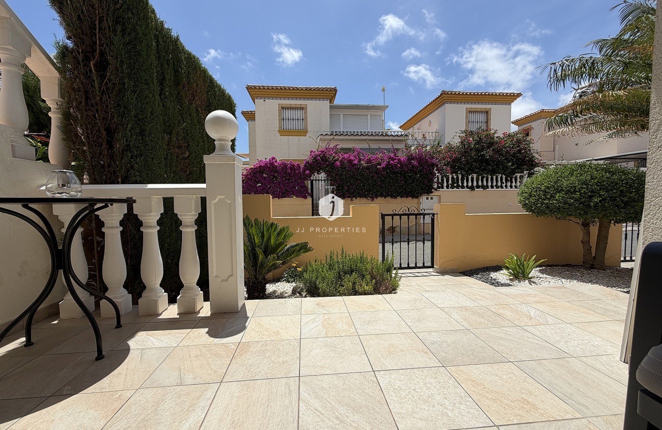 Resale - Apartment / flat -
Orihuela Costa - Costa Blanca