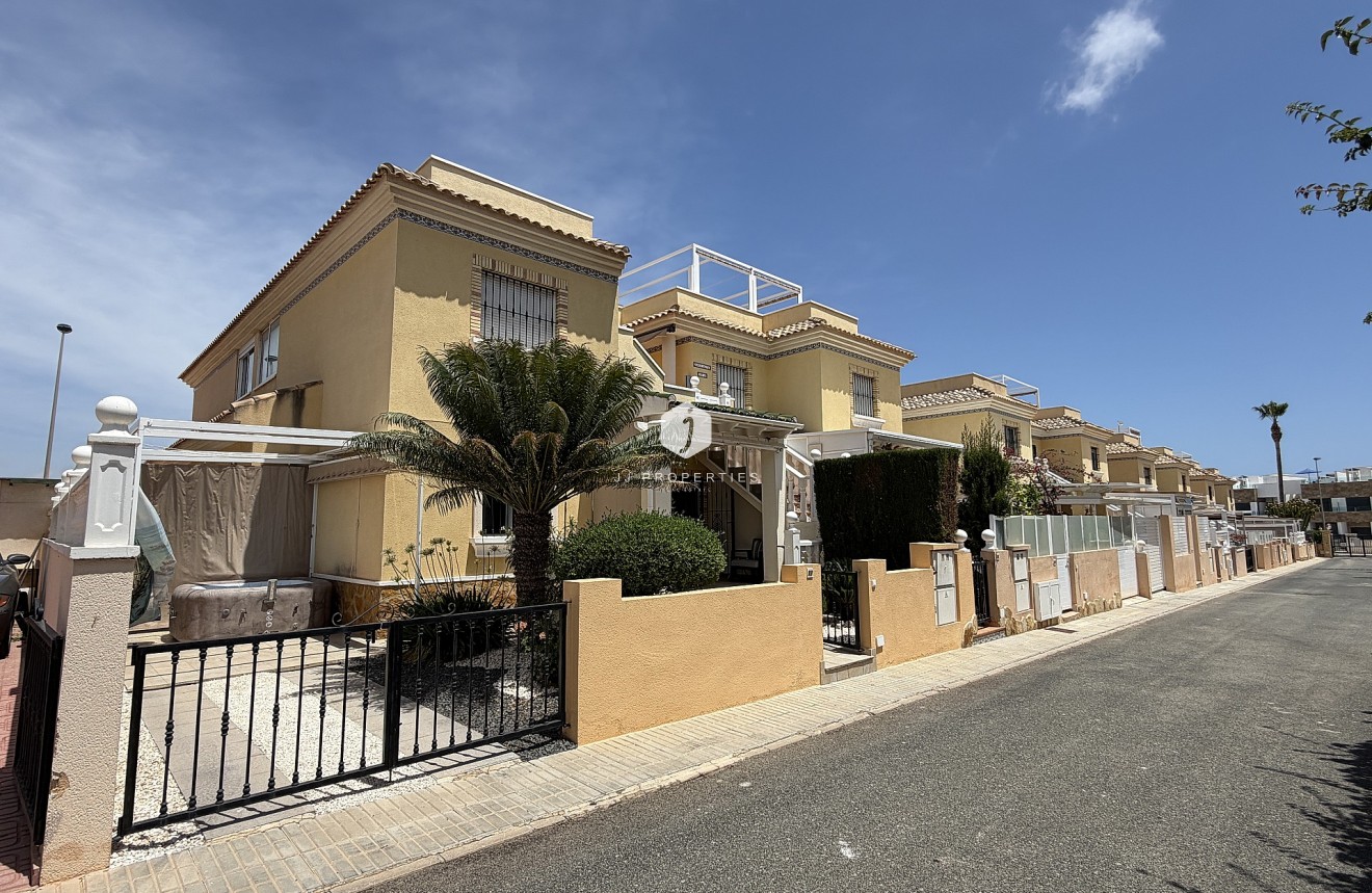 Resale - Apartment / flat -
Orihuela Costa - Costa Blanca
