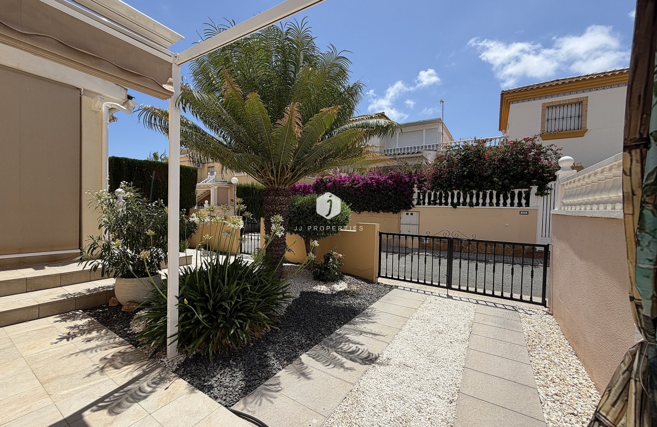 Resale - Apartment / flat -
Orihuela Costa - Costa Blanca