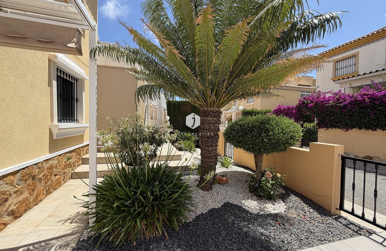 Resale - Apartment / flat -
Orihuela Costa - Costa Blanca