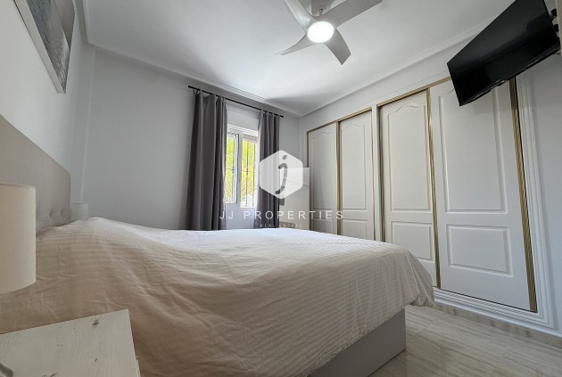 Resale - Apartment / flat -
Orihuela Costa - Costa Blanca