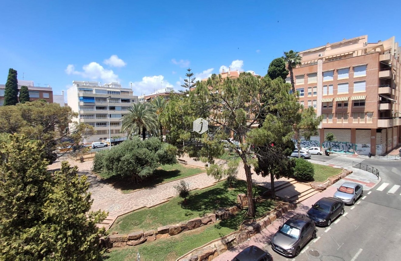 D'occasion - Appartement -
Torrevieja - Centro