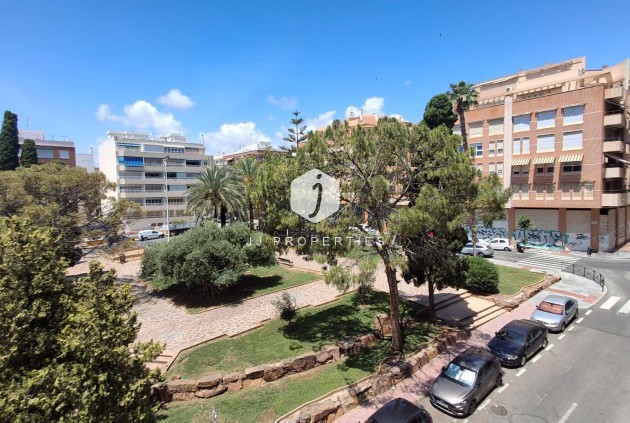 D'occasion - Appartement -
Torrevieja - Centro