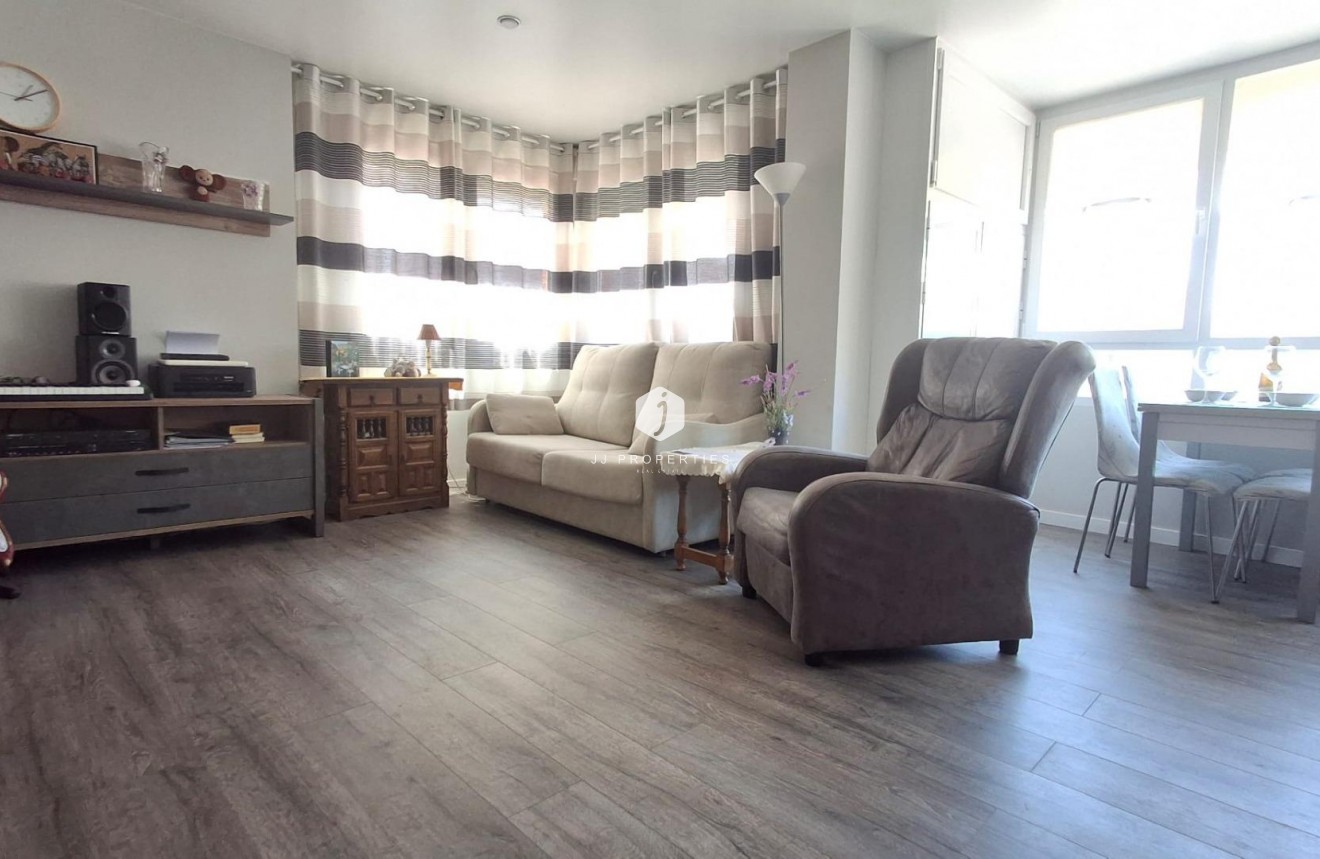 D'occasion - Appartement -
Torrevieja - Centro