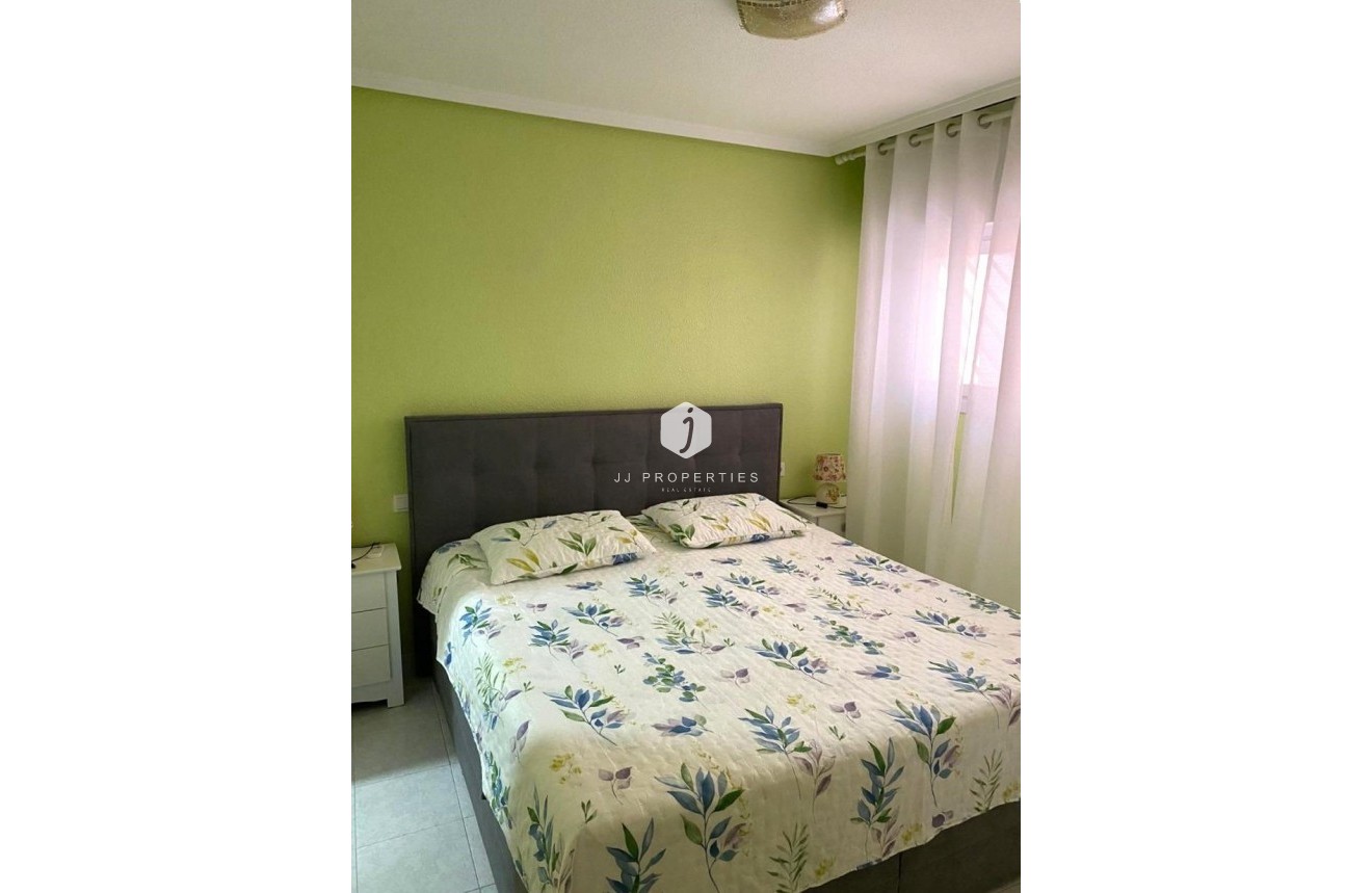 D'occasion - Appartement -
Torrevieja - El molino