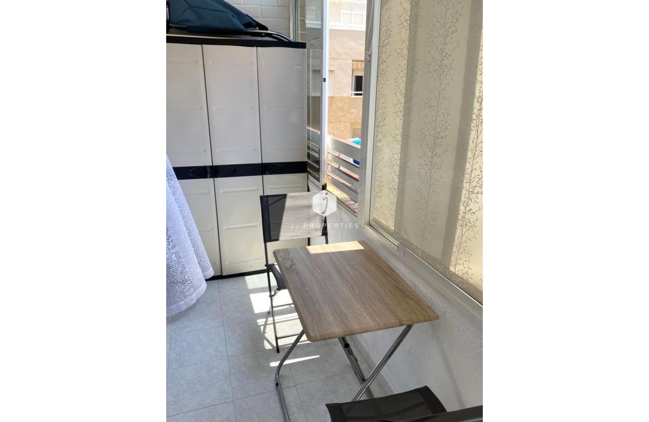 D'occasion - Appartement -
Torrevieja - El molino
