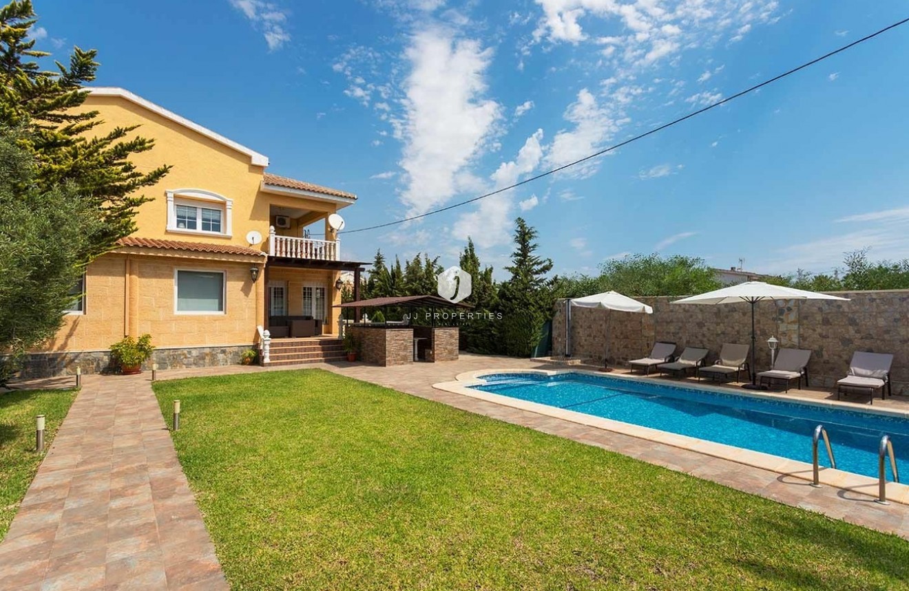 Resale - Villa -
Orihuela Costa - Costa Blanca