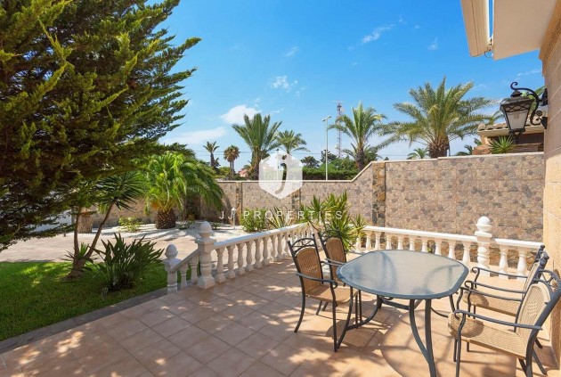 Resale - Villa -
Orihuela Costa - Costa Blanca