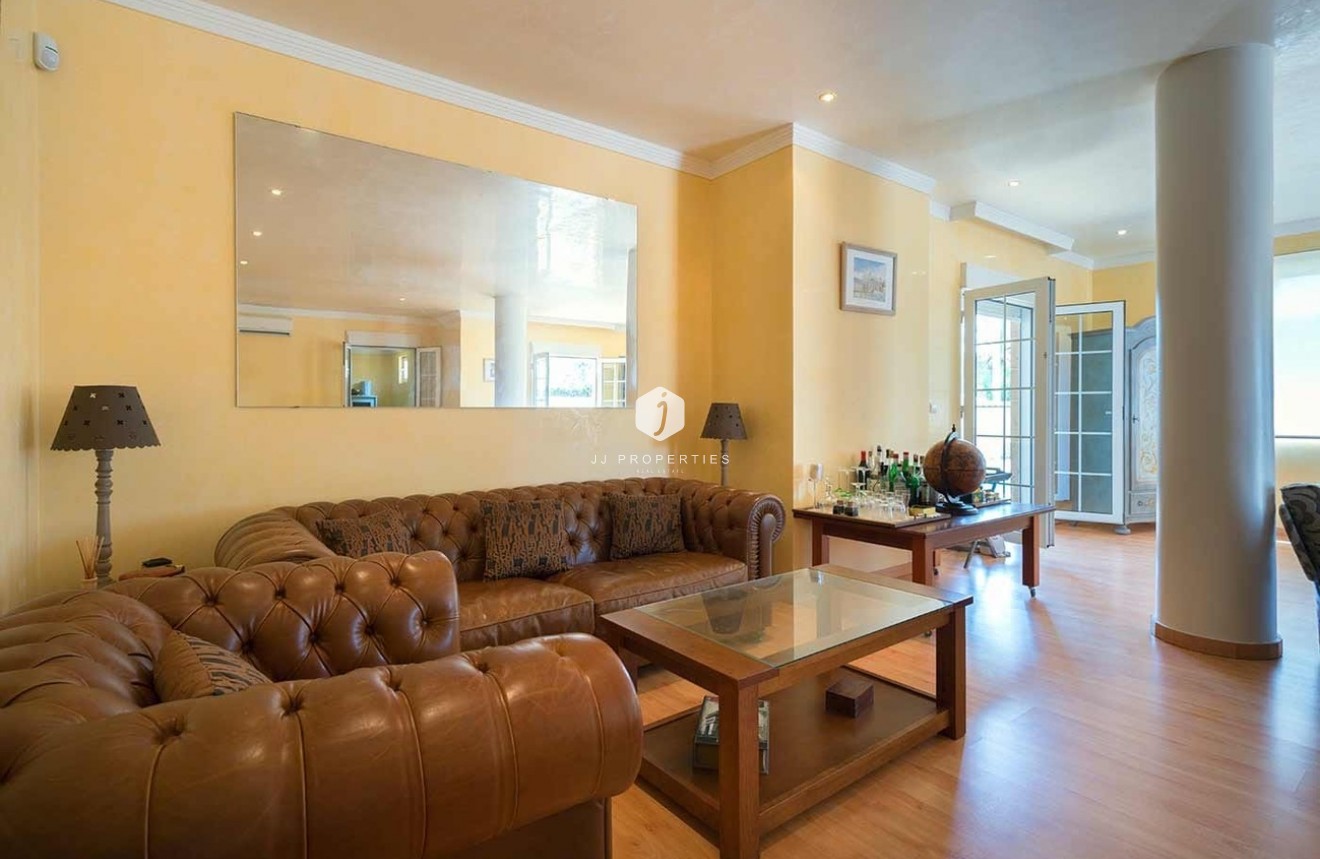 Resale - Villa -
Orihuela Costa - Costa Blanca