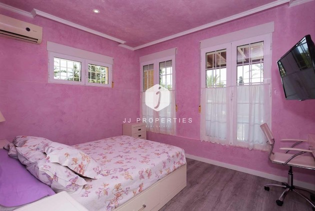 Resale - Villa -
Orihuela Costa - Costa Blanca