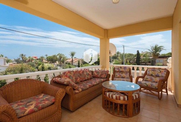 Resale - Villa -
Orihuela Costa - Costa Blanca