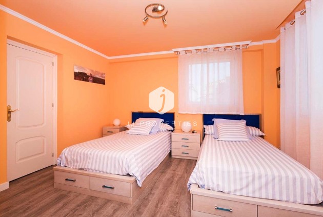 Resale - Villa -
Orihuela Costa - Costa Blanca